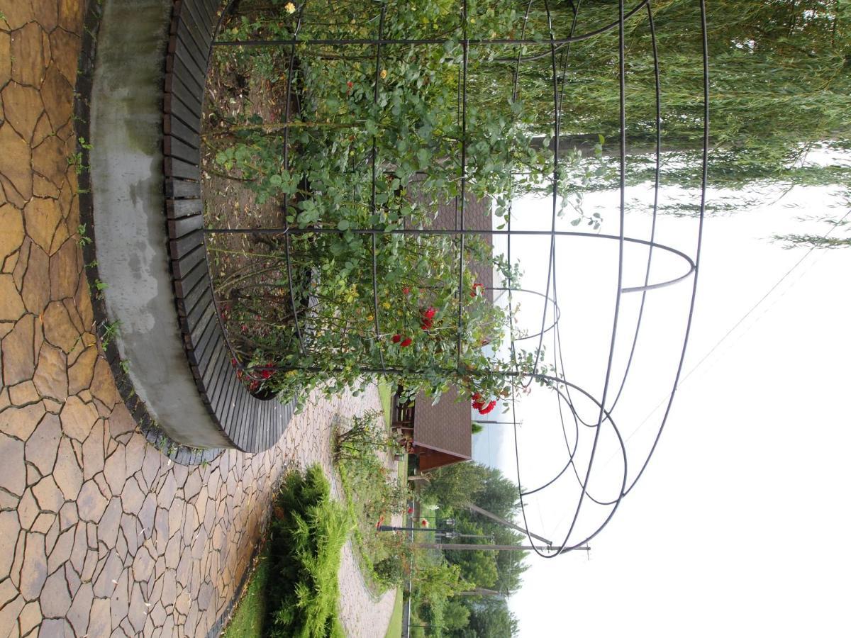 Tulipan Hotel Aquapark Vyshkove Exterior foto